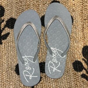 Roxy Flip Flops Size 8

Brand new
